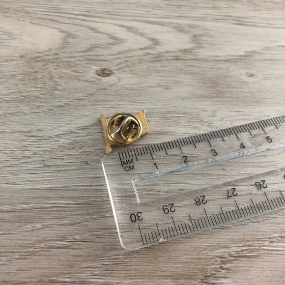 Vintage USA Flag Label Pin - Picture 2 of 2